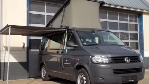 VW T5 California, 4 person sleeping places, 4 seats