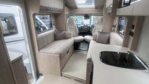 4 berth Peugeot autoquest pioneer 155 2025