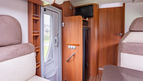 Very luxurious semi-integrated camper with a lot of comfort