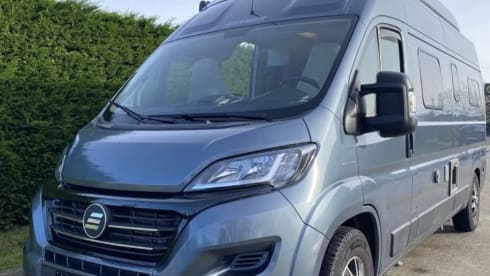 Luxe Hymer campervan 4p met daktent