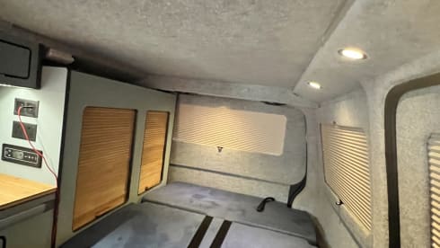 VW T6.1 Transporter with heater(great for the winter getaways!)