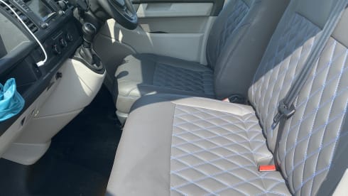 Bobbi-blue – Bobbi-blue VW T6 4 berth 5 seater
