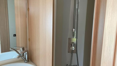 enjoycamper1 – FORSTER A699 DVB ALKOVEN 6 PERSONEN IDEAL FÜR FAMILIEN