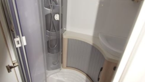 3p complete semi-integrated camper