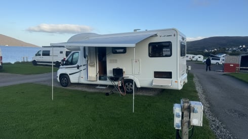 carrie the camper  – modern 6 berth camper 4 belts start your adventure now 