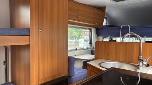 Noleggio Camper 7 Posti - Spazioso e Confortevole!
