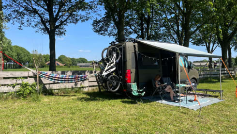 Legergroene STOERE VW Crafter 2015