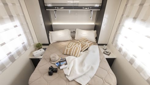 Barney – Luxury 4 Berth Rollerteam Zefiro 696 AUTOMATIC, Island Bed - Fully Insured