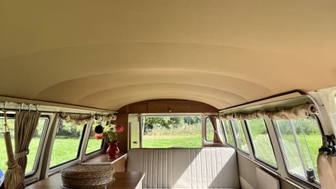 De Bus – 2p Volkswagen campervan from 1980