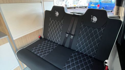YT72KEJ NOMAD –  4 Berth Nomad Camper Romford -Romford