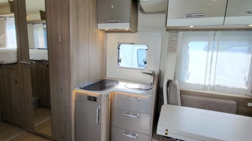 LMC Element T 758 G - Teilintegriertes Wohnmobil