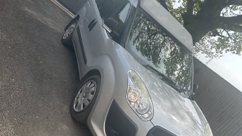 Mini moo – 2014 Fiat doblo 3 birth campervan