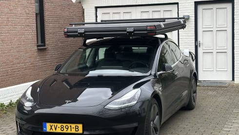 Tesla Camper – Tesla mini camper (model 3 with roof tent, great travel and freedom)