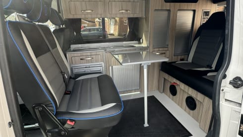 Otis – VW T5 campervan, 4 berth, off grid