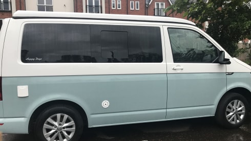 ‘Happy Days’ – Practically Brand New Stylish Volkswagen T6 SWB