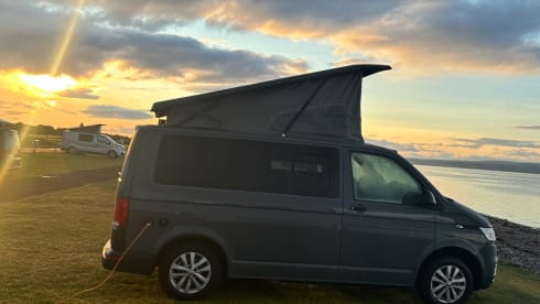 Reggie Grey – 4 berth T6.1 Volkswagen Campervan 2021