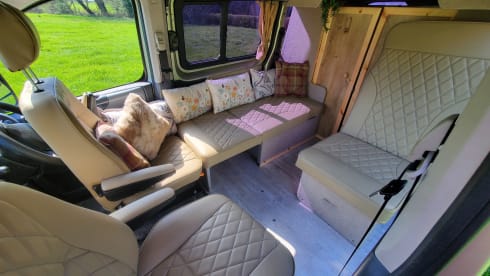 Blanche – Combi VW classique à pare-brise divisé, 2 couchages