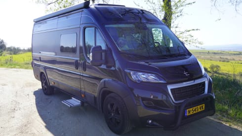 Tourne 6.4 – New Bus Camper for Rent Peugeot Boxer