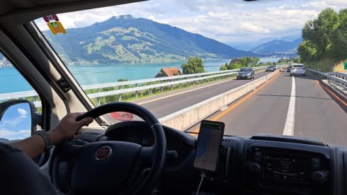 Beautiful, fine 2-person Fiat bus Camper from 2018