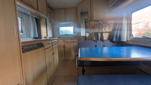 Dacha op wielen – 4p Eura Mobil alcove from 2000