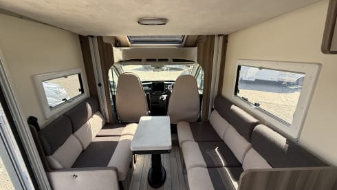 Kronos – 4 berth Roller Team semi-integrated from 2025