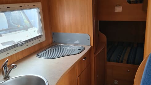 Beautiful 6 pers. + 2 * air conditioning Challenger Alcove motorhome