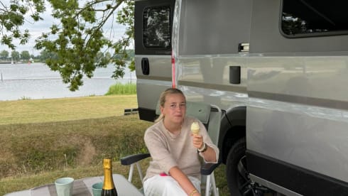 Tourne Tourne – 4p Peugeot campervan uit 2023