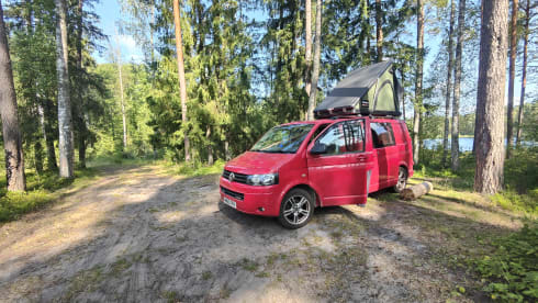 Poppy – 4 berth Volkswagen campervan from 2011