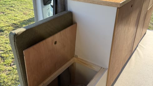 Omgebouwde (2025) offgrid bus