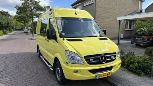 Yellowtrack  – Powerful Mercedes campervan – freedom, comfort and adventure for two!