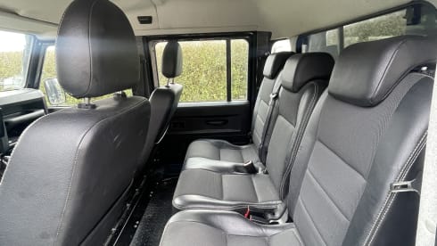 Black Betty – Defender 130 with two rooftop tents