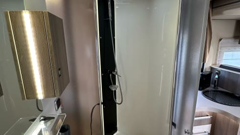 5 person Luxury camper with barbecue included 
