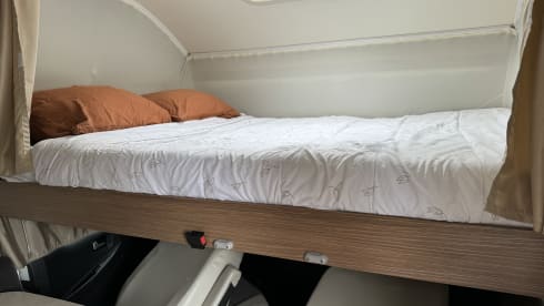 5p integrated family camper with air conditioning!