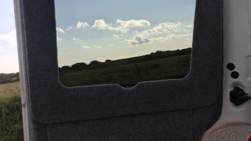 Loulabelle  – 4 berth Volkswagen campervan from 2017