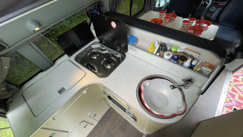 Ford Nugget pop-up roof camper