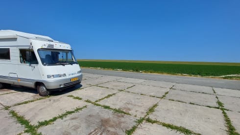 Early bird rate 2025 Lovely comfortable Hymer Camper   