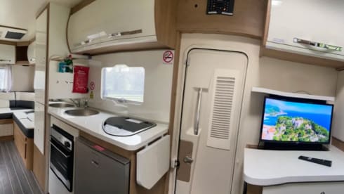 Dominic – 5 Berth Family Motorhome 