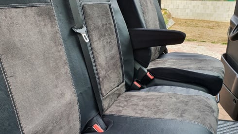 CHALO – Self-built camper with great attention to detail