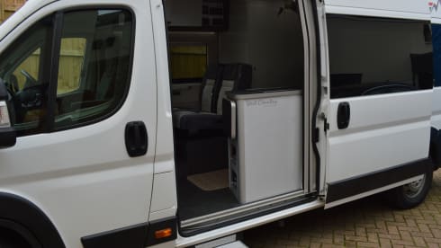 Klara – Autobus Peugeot 4 couchettes de 2018