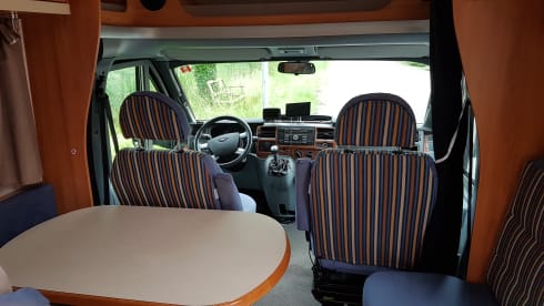Camper – Camping-car Hymer, 2 personnes, tout équipé