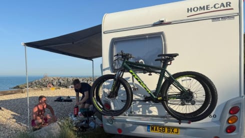 Davina – Luxury 2021 Roller Team 746 - 6 Berth 5 Seatbelts - Adventure Awaits!