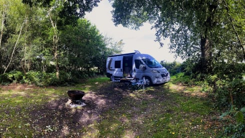 Ivan – Ivan – Luxury Campervan | Fixed Bed, Ensuite Shower & WC