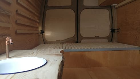 Lakshmi – Rêve d'infiltration Renault Master couvreur