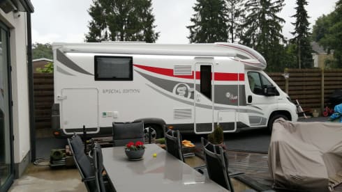 Luxurious Elnagh T-loft 591, diesel engine 150 hp, manual, driving license B