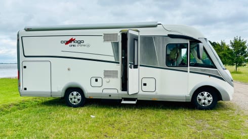 Reispaleis – Comfortable and stylish integrated 4p Carthago Chic C-Line II