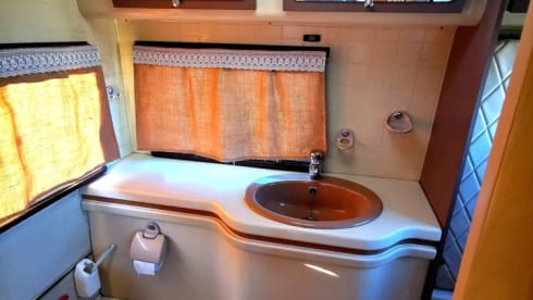 Rent a Campervan Blue CLassics ‘s Le Voyageur