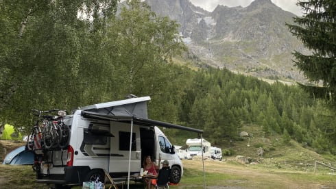 VANTastic – Weinsberg CaraTour 600MQ 2022 | 4 people