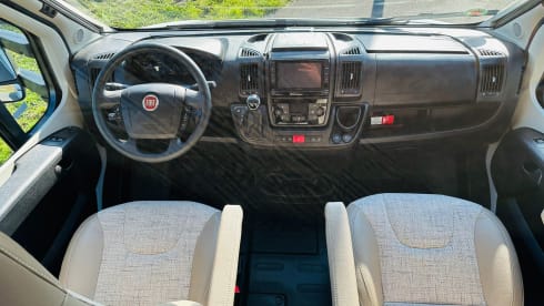 LMC Element T 758 G - Teilintegriertes Wohnmobil