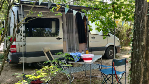 Roulez_Rudi – 2p Mercedes-Benz campervan from 2015
