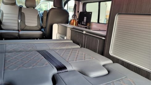 4 berth Vauxhall Vivaro Campervan
